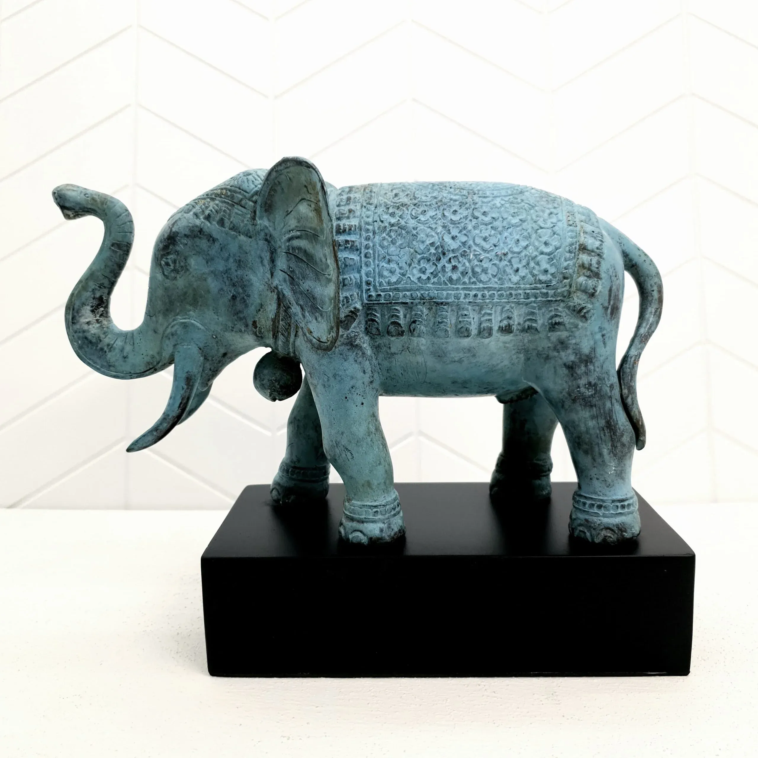 Elephant bronze sculpture