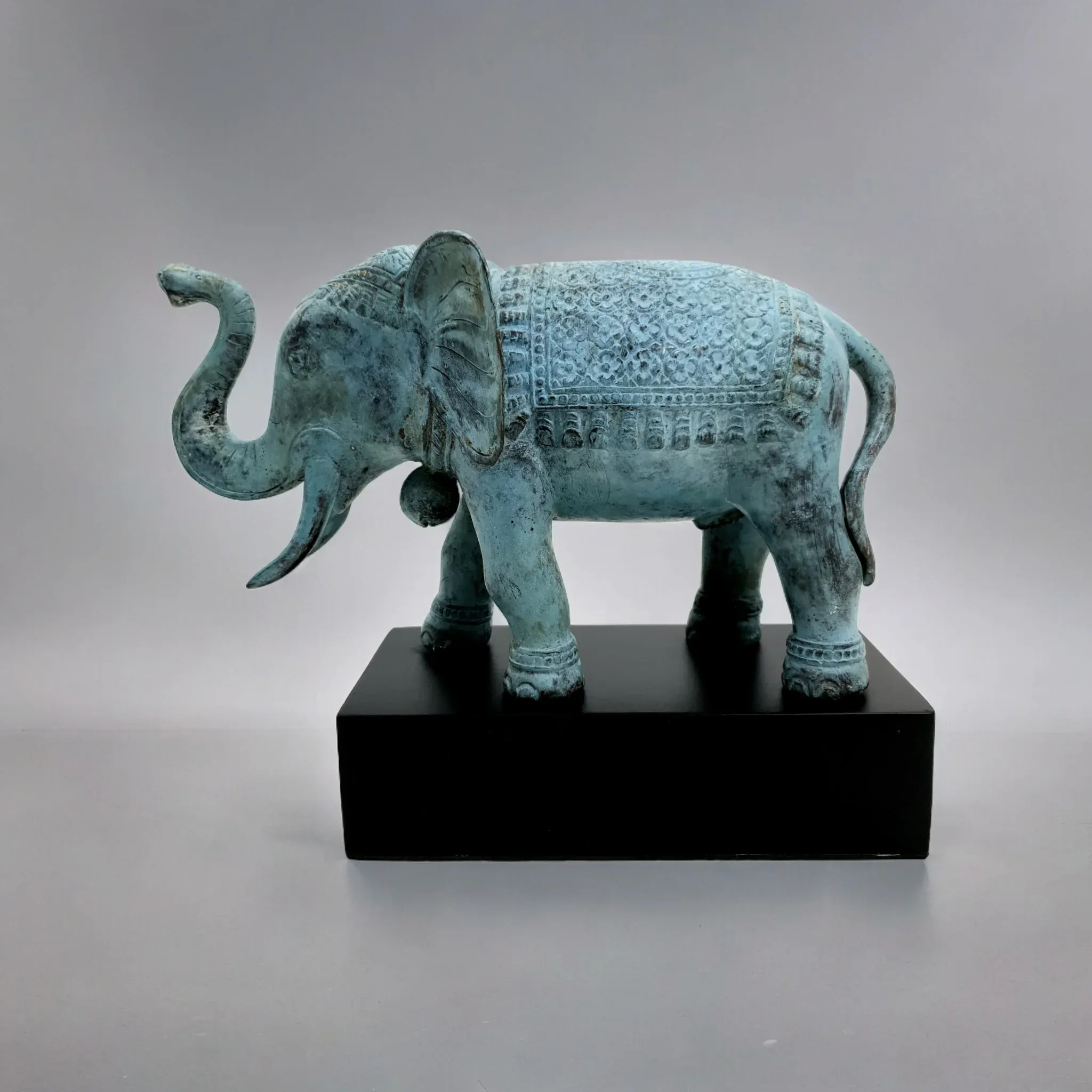 Elephant — view 4